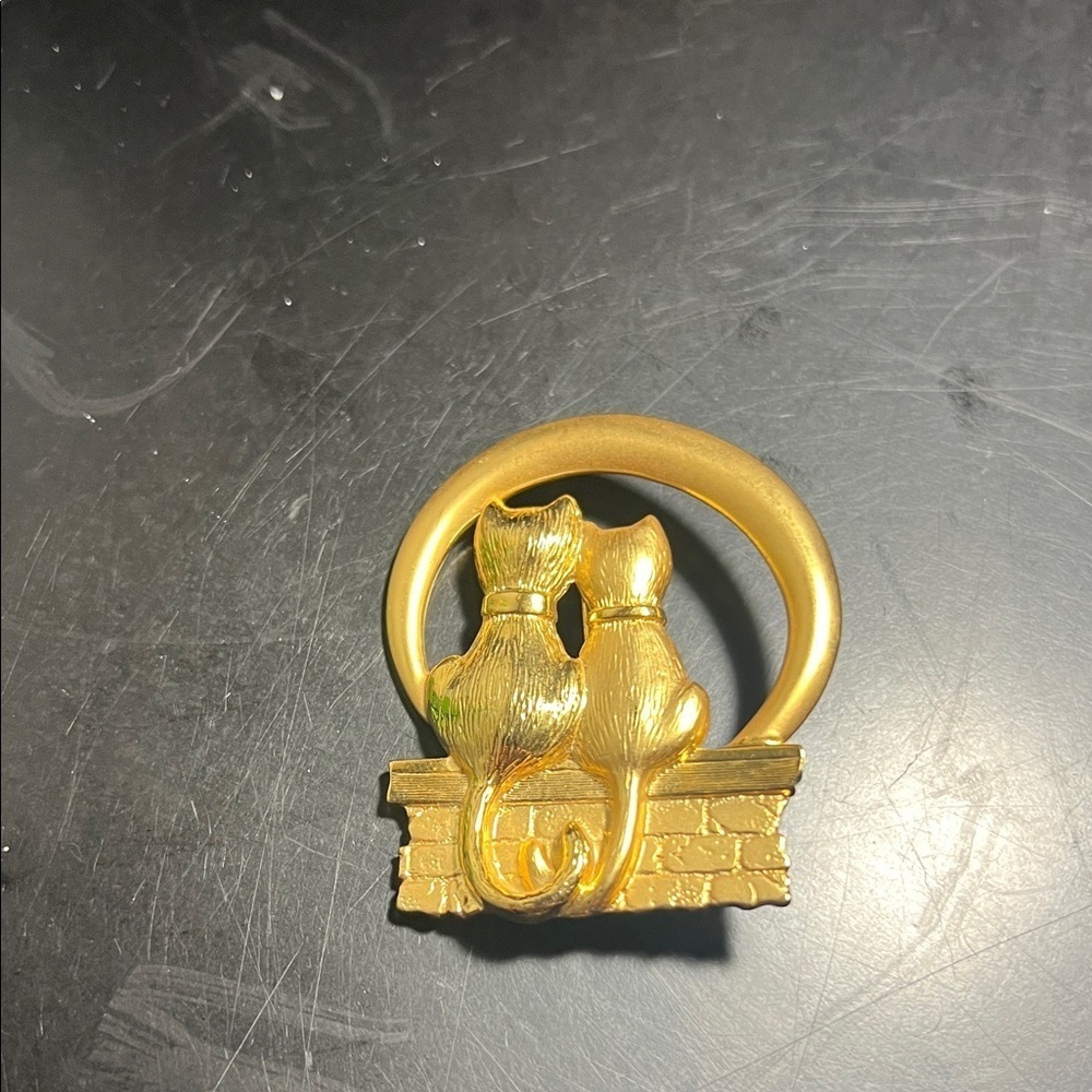 Vintage J.J. Gold Cat Brooch